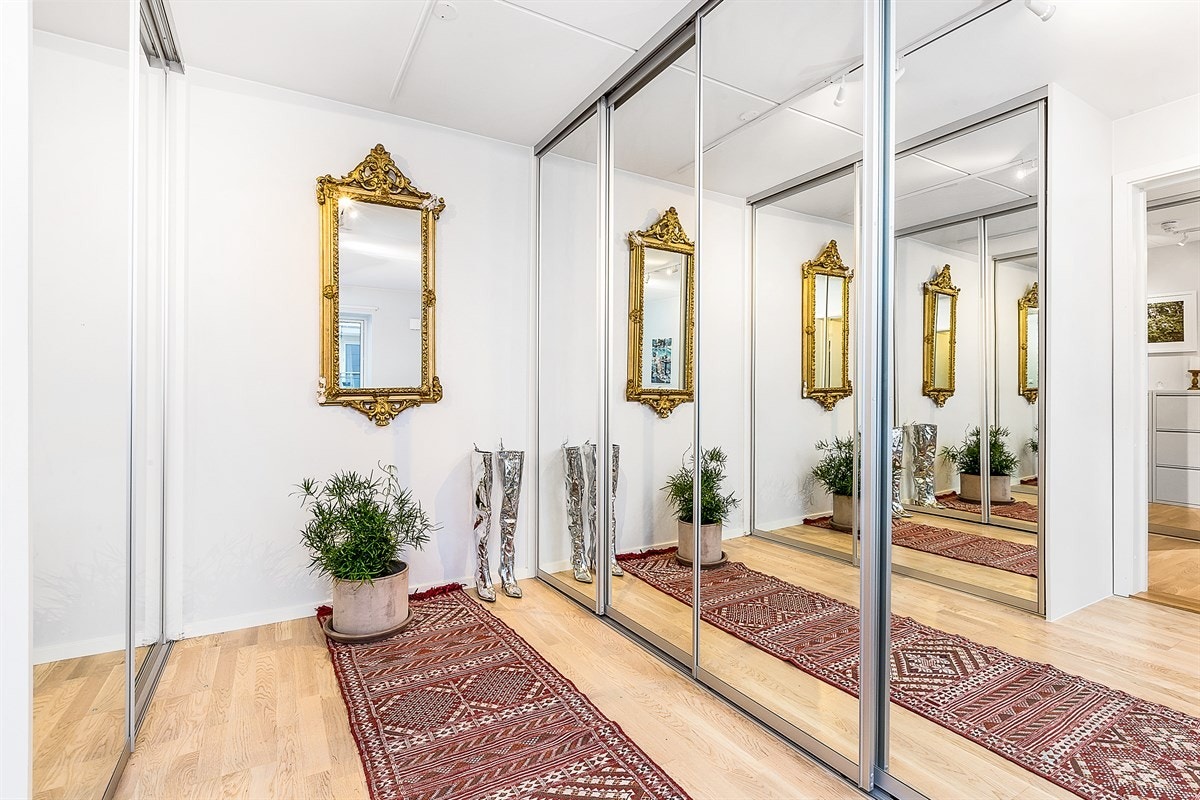 Entré/gang Galleribilde