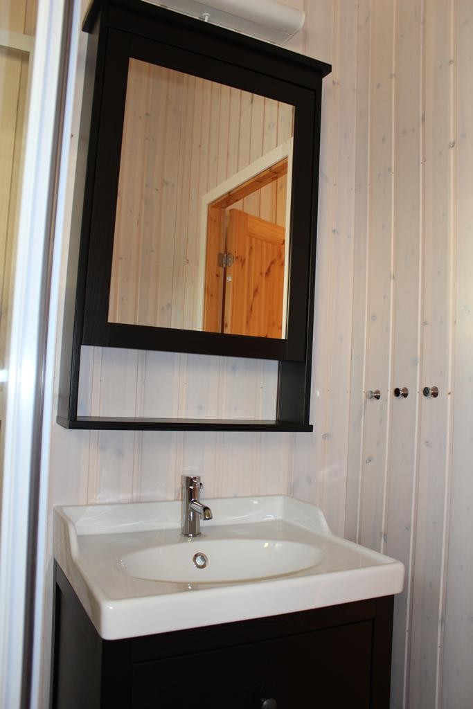 Bilde fra badet som er innredet med lekker baderomsinnredning Galleribilde