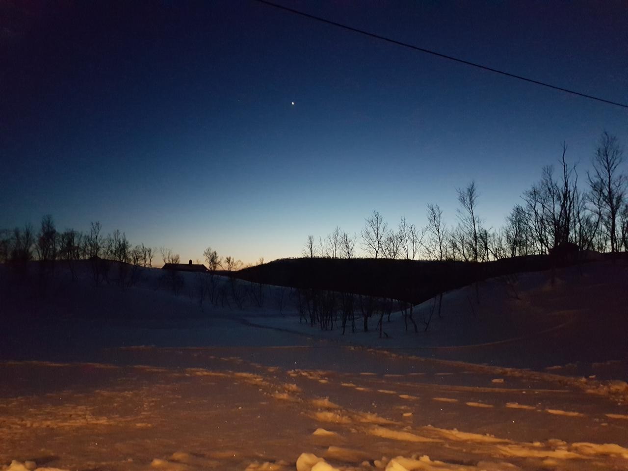 Gnistrende vinterkveld på utsiden Galleribilde
