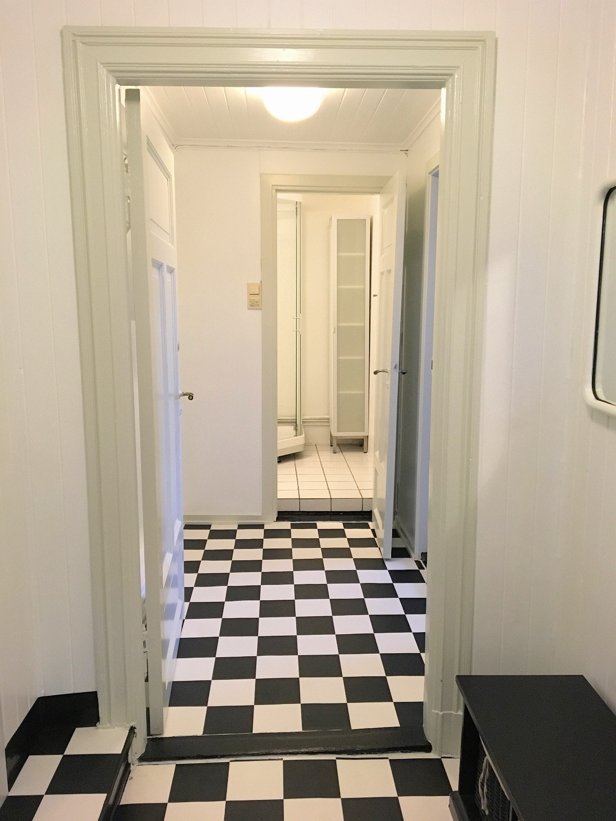 Inngangsparti med bad i enden Galleribilde