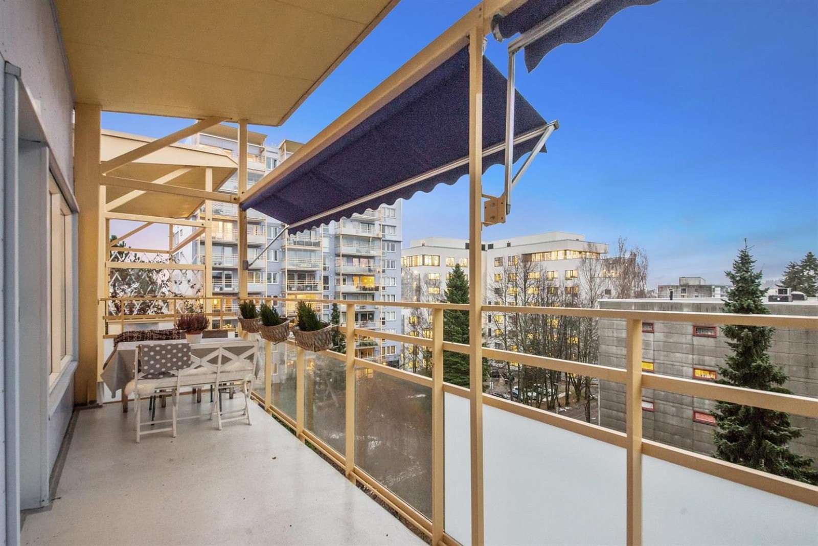 Sydvestvendt balkong på ca. 11 kvm Galleribilde