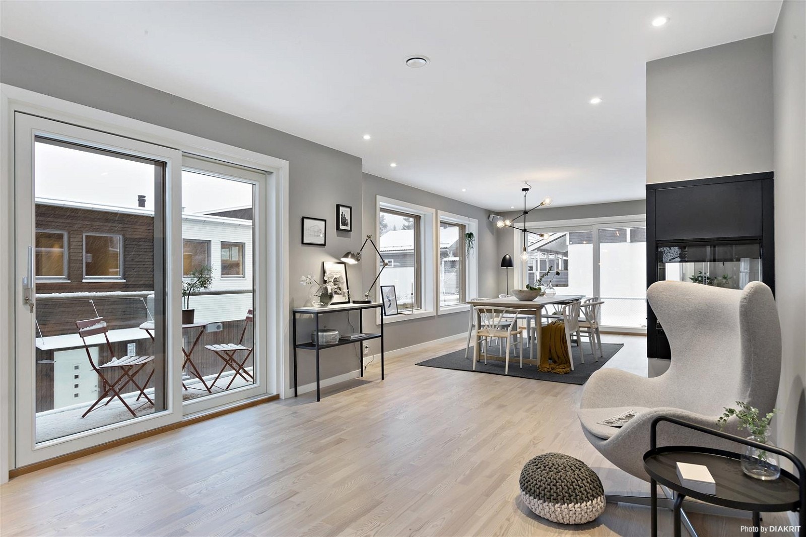 Utgang til balkong fra spisestuen. Galleribilde