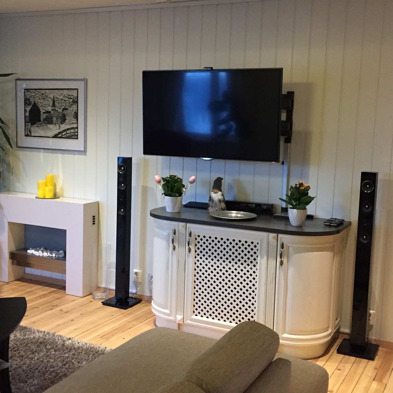 Tv og musikkanlegg stue Galleribilde