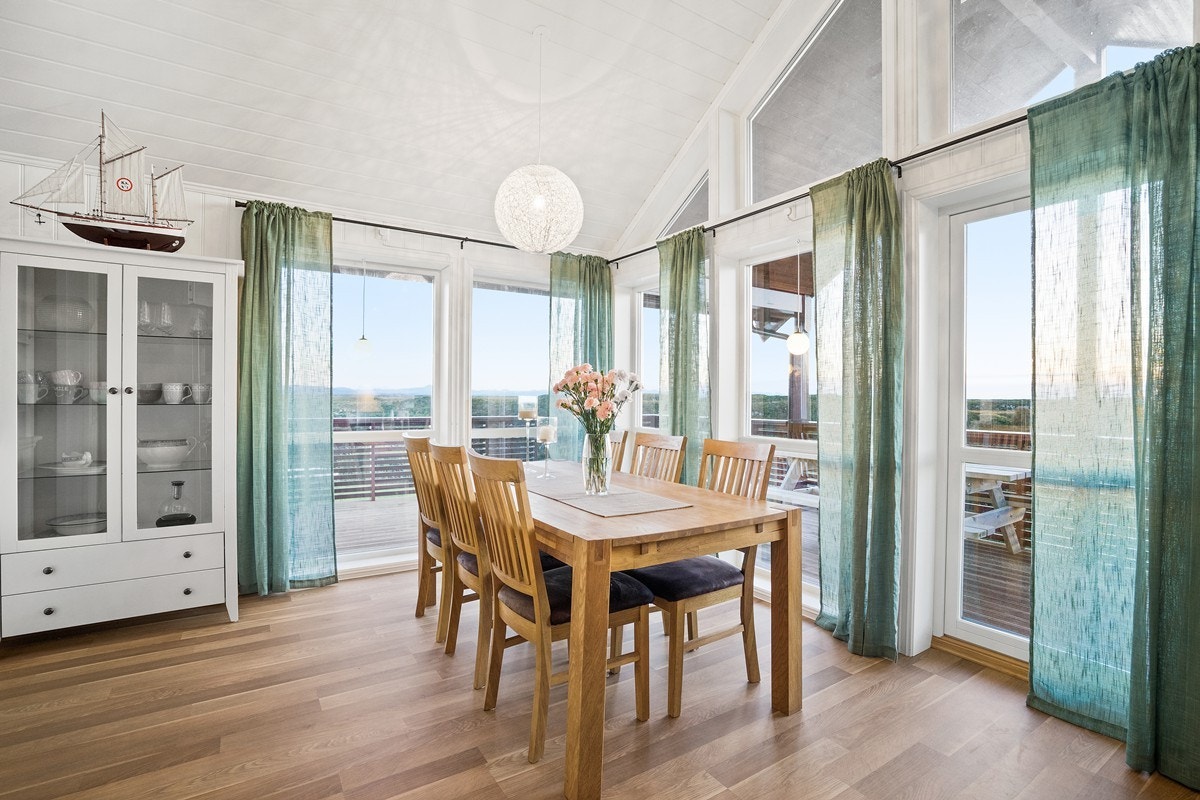 God plass til spisestue Galleribilde