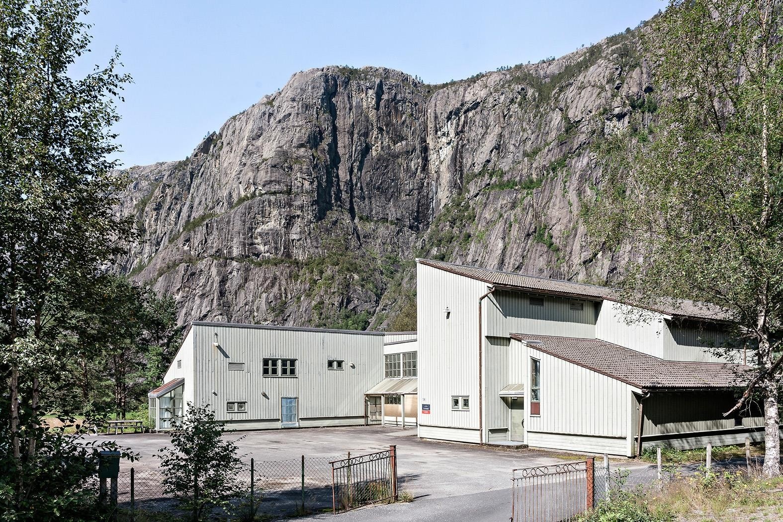 Fjæra skole. Galleribilde