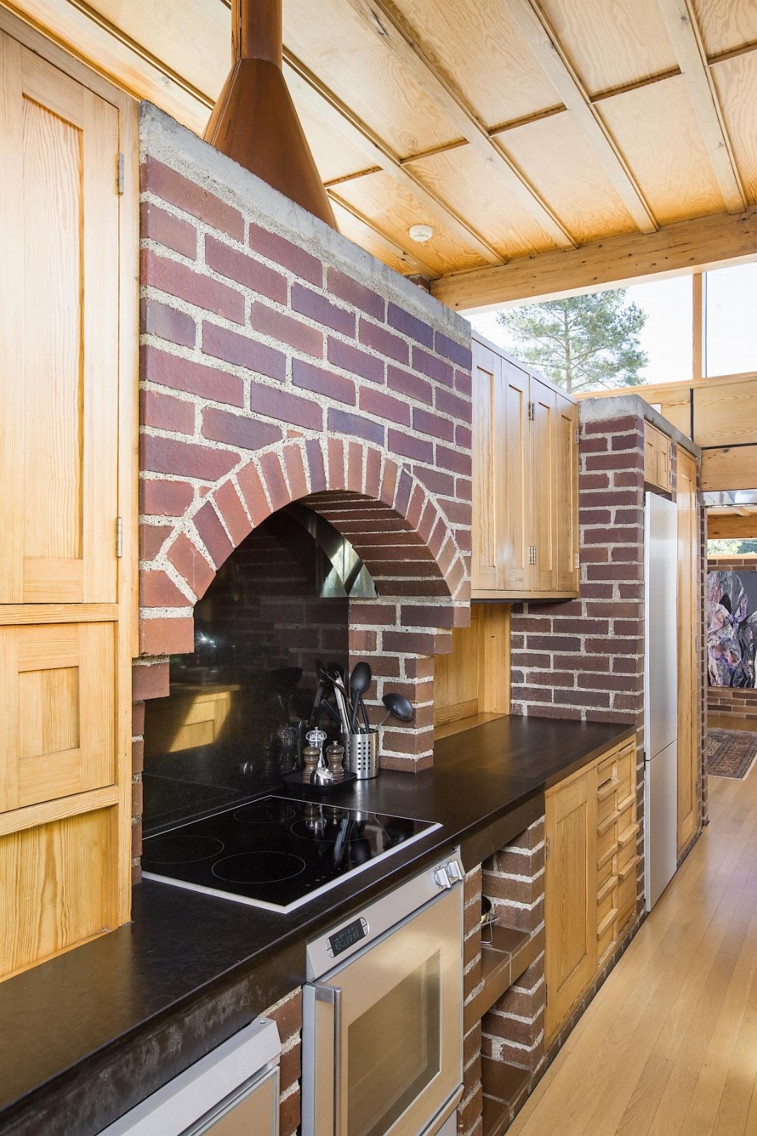 Kjøkkenet har integrerte hvitevarer fra Gaggenau Galleribilde