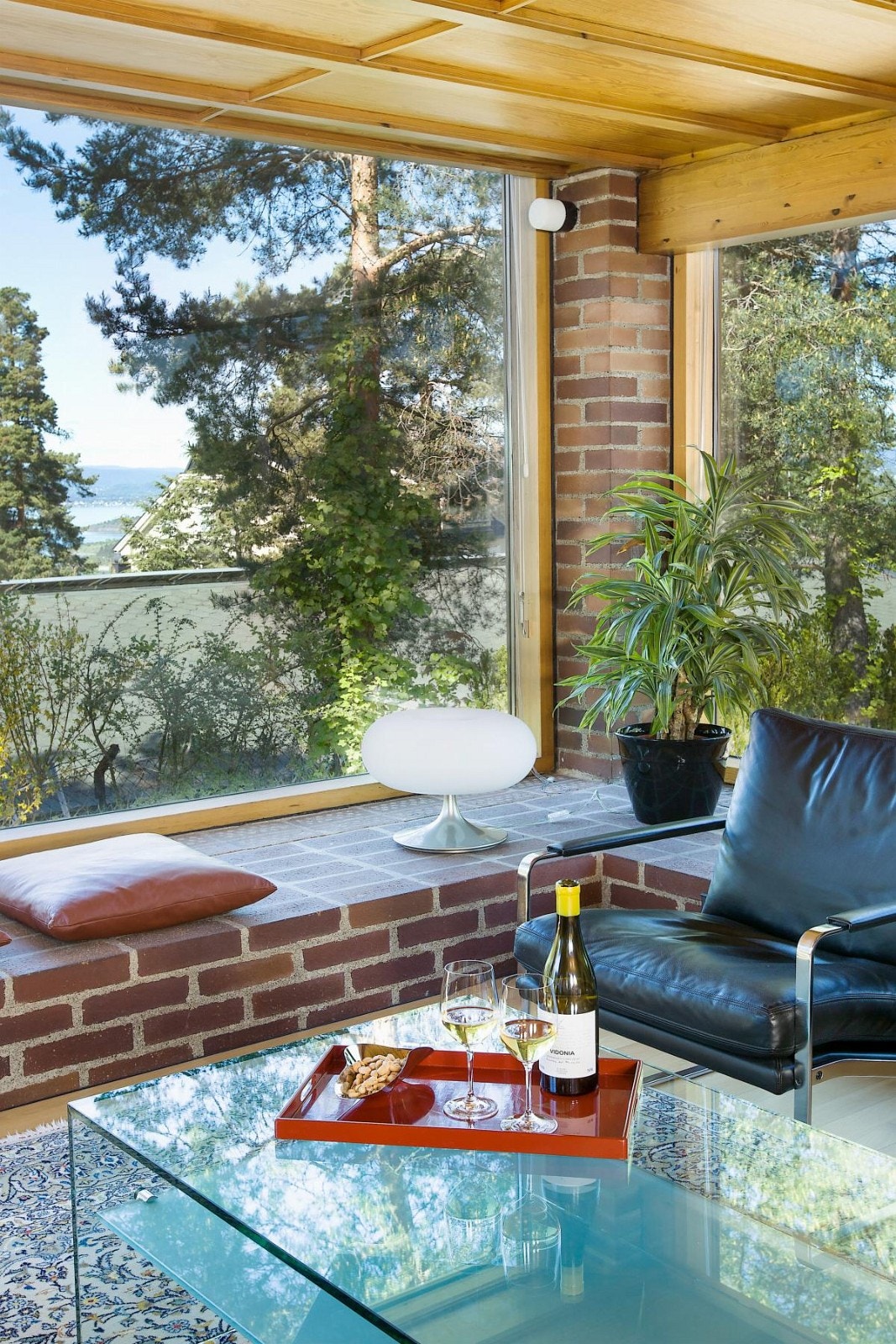 Mye naturlig lys pga alle vinduene Galleribilde