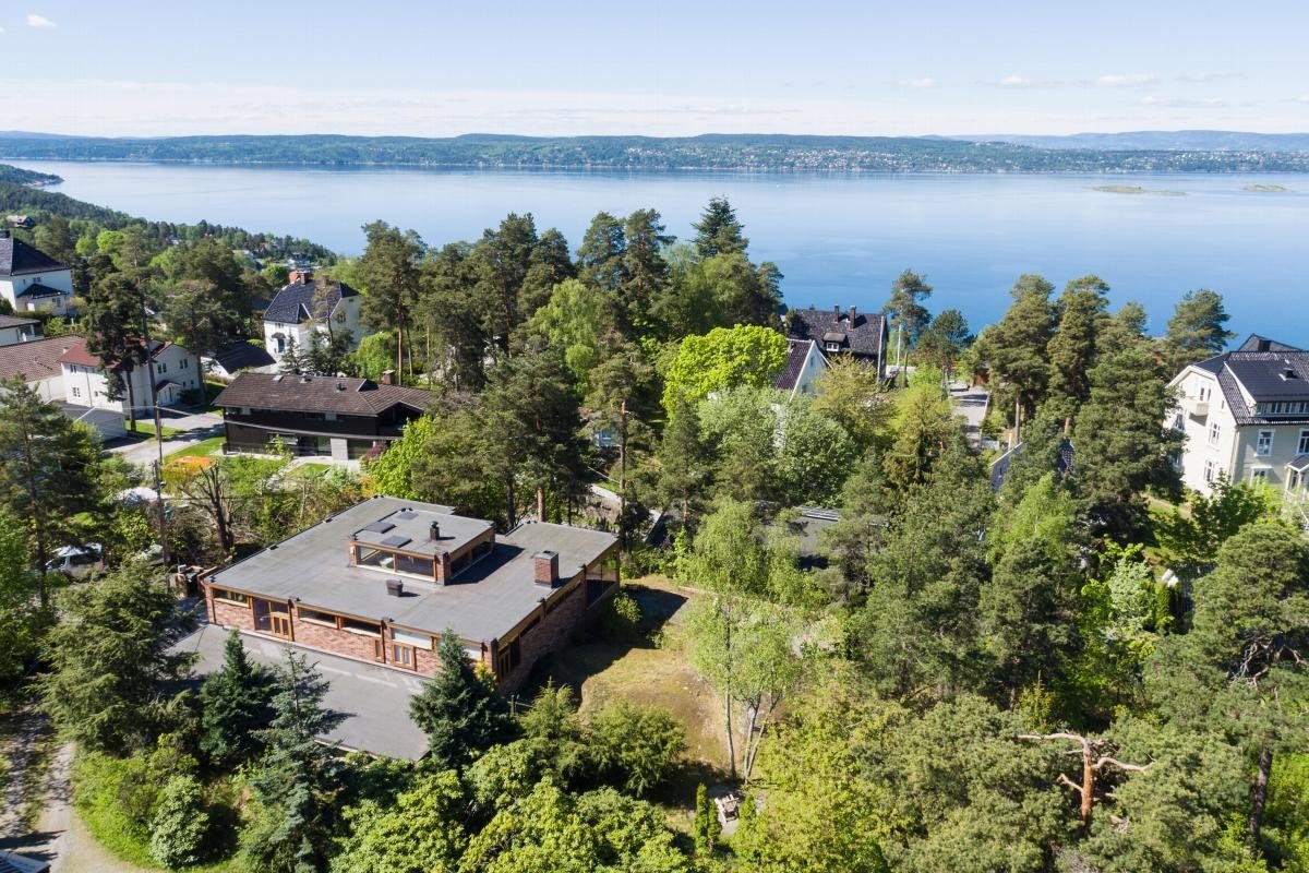 Boligen sett fra luften mot Oslofjorden Galleribilde