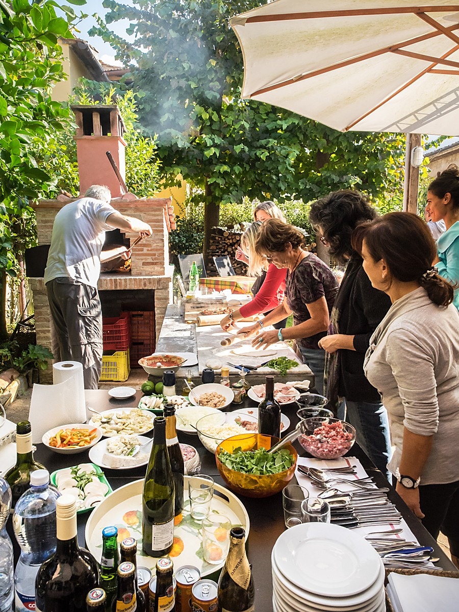 Pizzalunch på terrassen Galleribilde