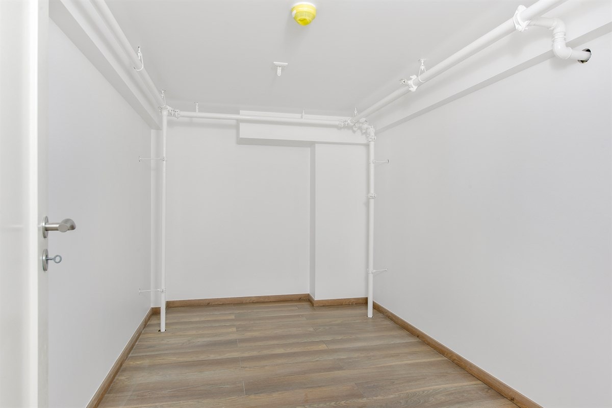 Innvendig bod. Galleribilde