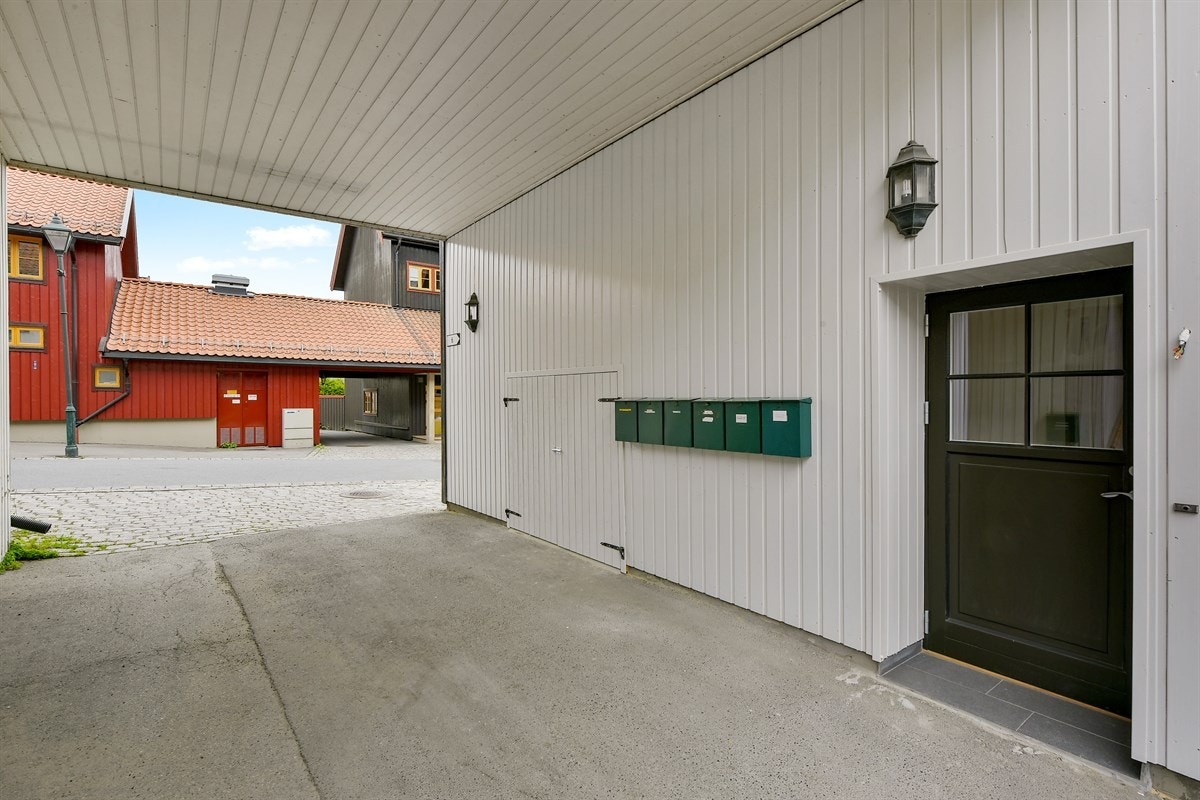 Inngangsparti. Galleribilde