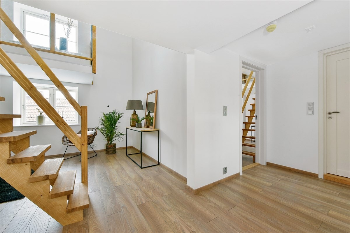 Trapp opp til hems over stuen. Galleribilde