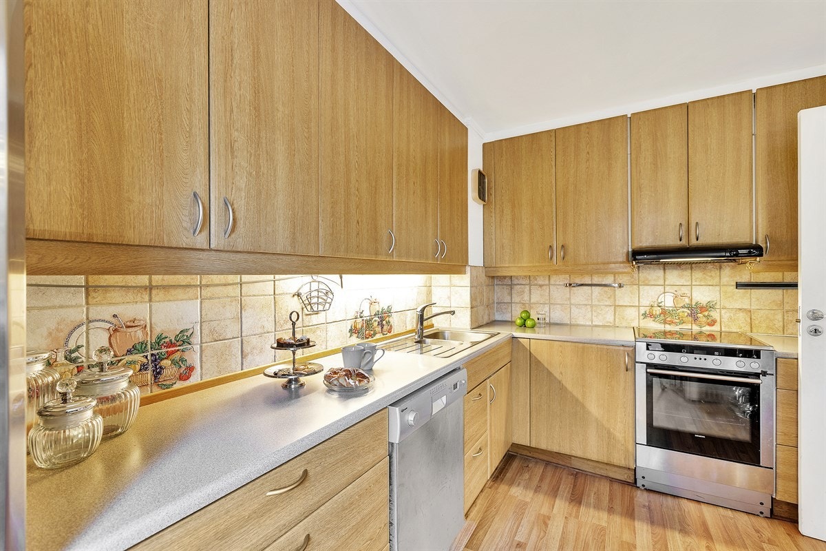 Kjøkken med nytt gulv 2017 Galleribilde