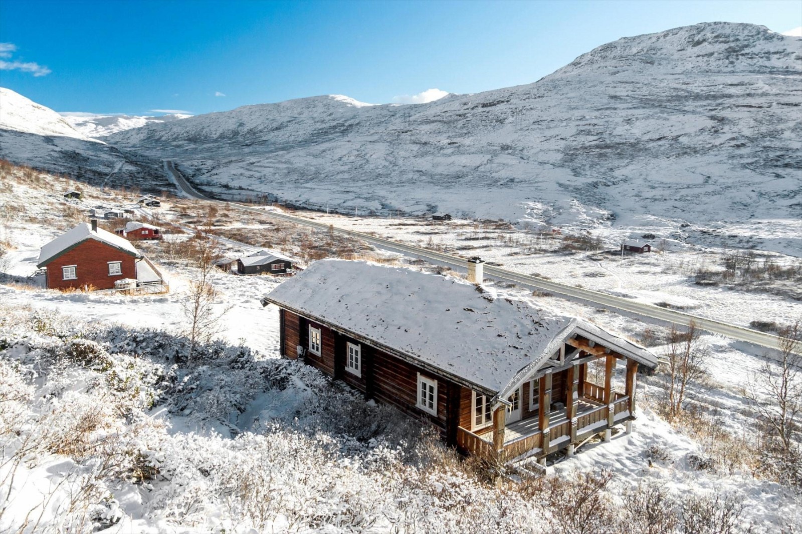 Geografisk midt mellom Oslo og Bergen. Gode solforhold. Flott utsikt Galleribilde