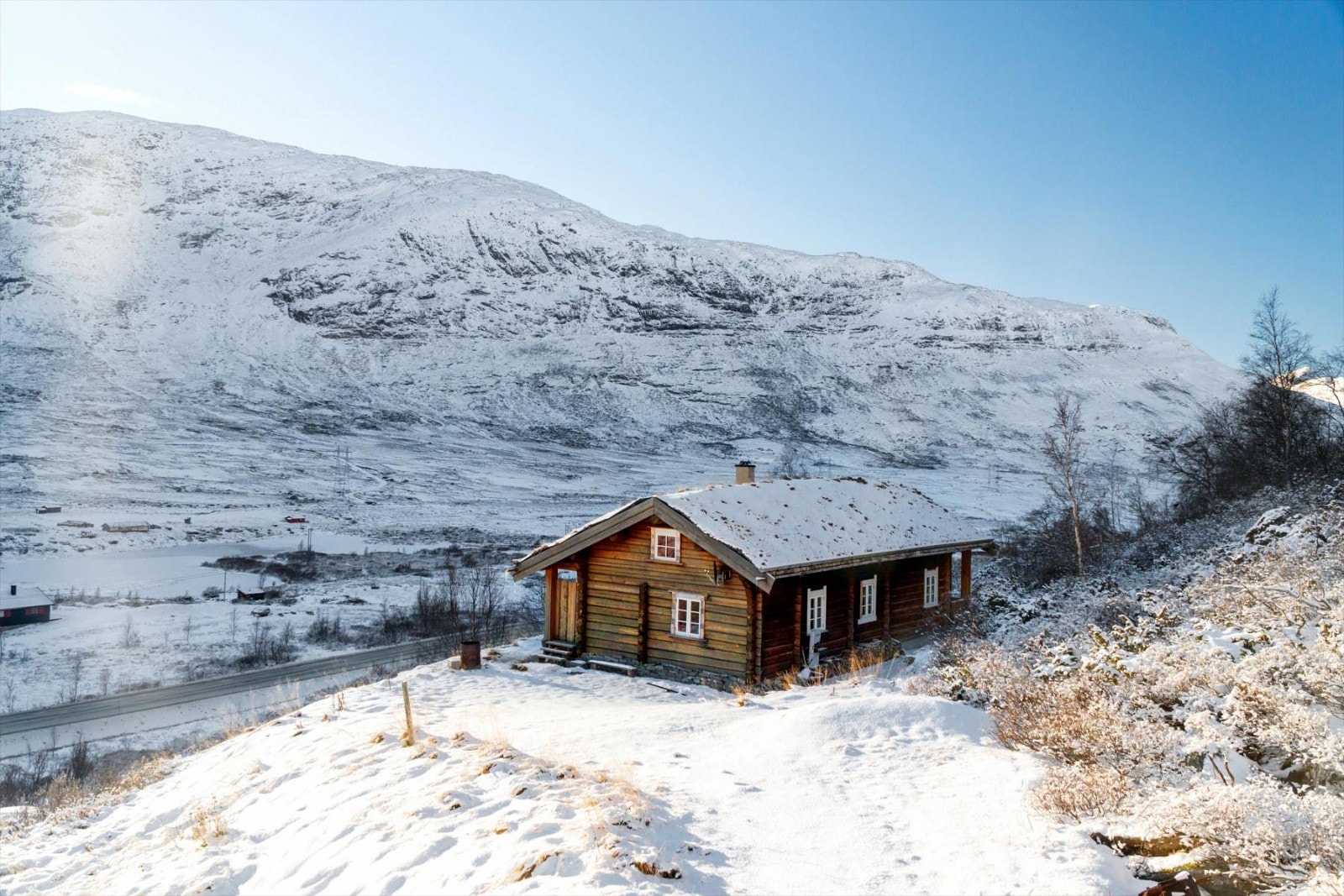Ca 30 minutters kjøring til Hemsedal Skisenter, og ca 20 minutter til Filefjell Alpinsenter. Galleribilde