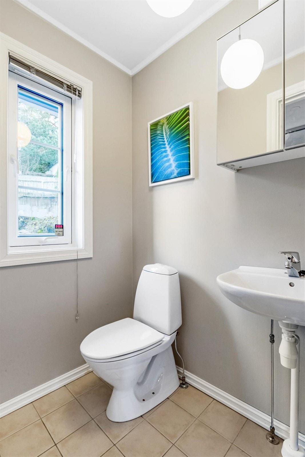 WC i tilknytning til entréen. Galleribilde