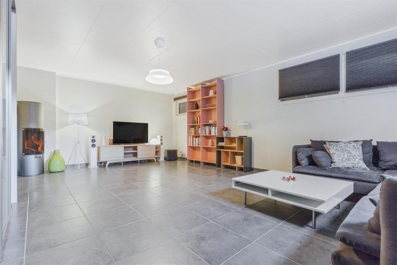 Kjellerstuen er stor, og har flere møbleringsmuligheter. Galleribilde