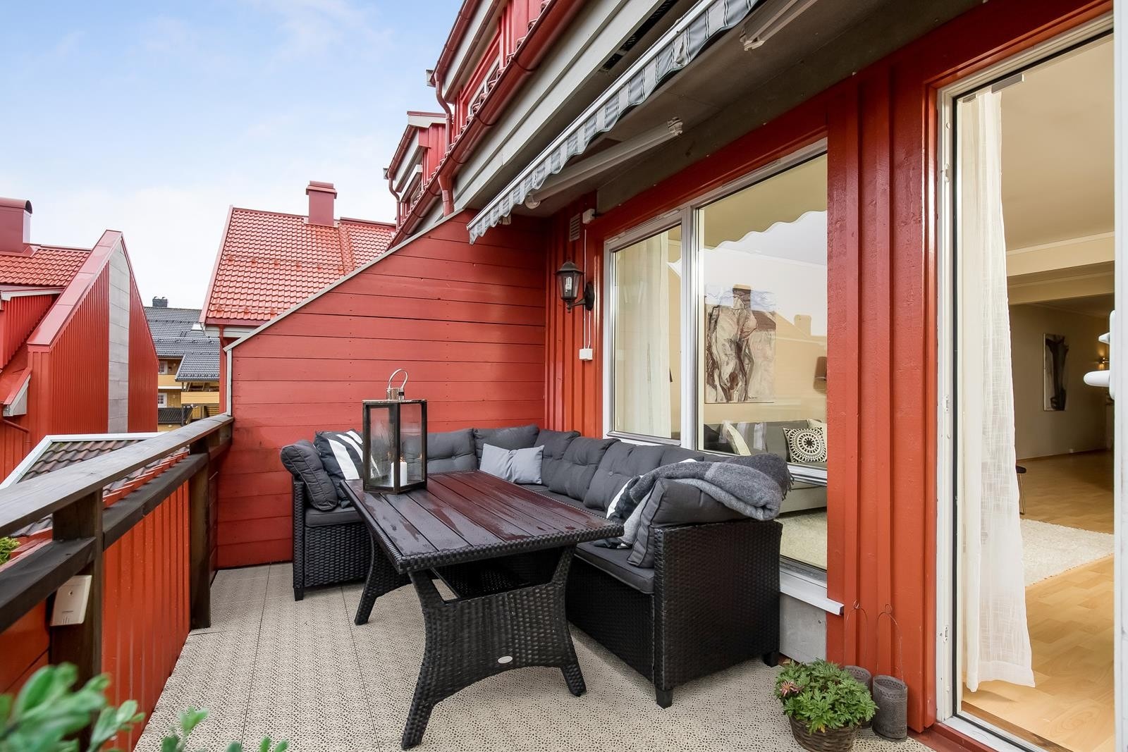 Sydvendt terrasse på 10 kvm Galleribilde