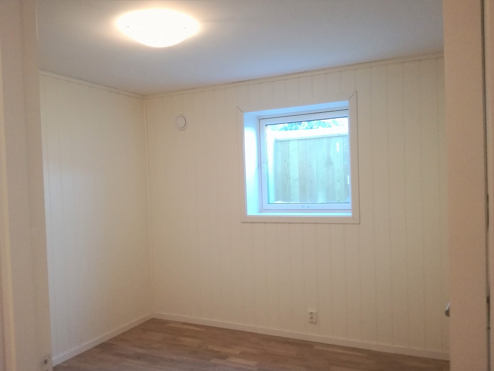 Rom 2, med skap/seng/varmekabel Galleribilde