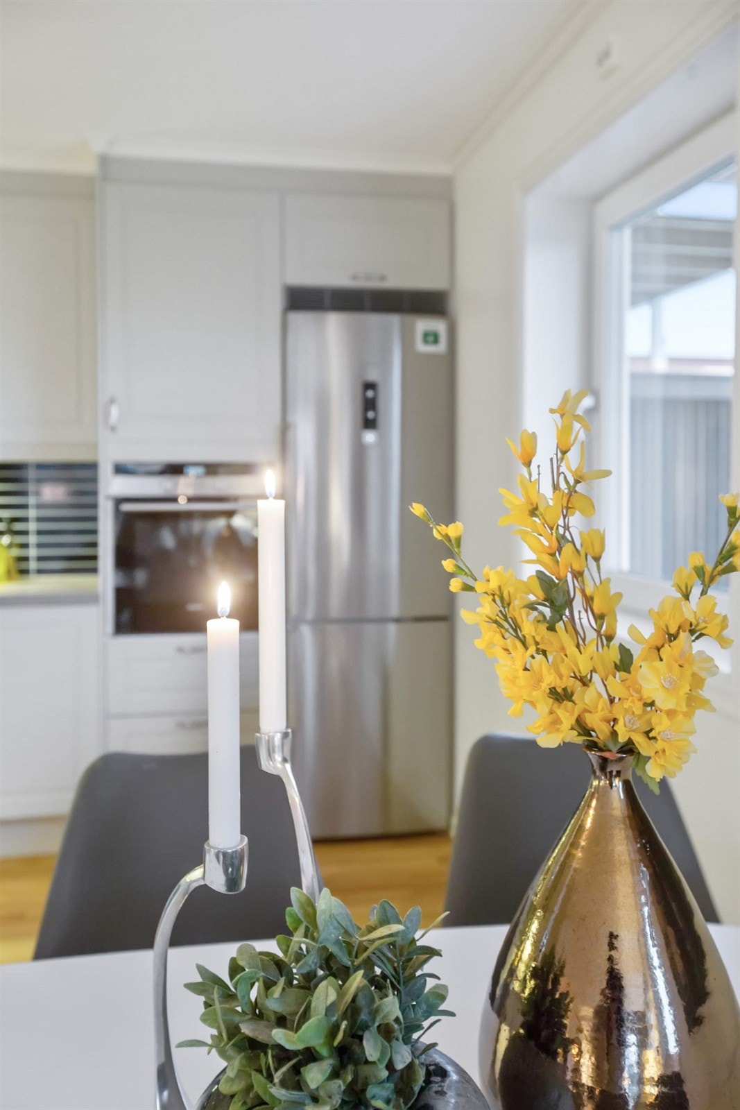 Kjøkken med koselig spiesplass Galleribilde