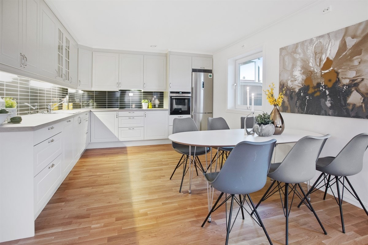 God skap -og benkplass Galleribilde