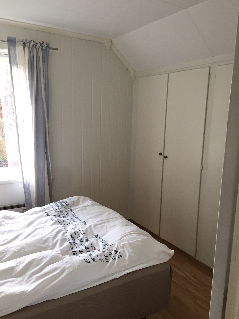 Umøblert lite soverom plass til 120-seng. Galleribilde