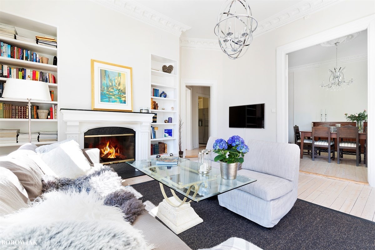 Fra stuen er det inngang til spisestuen Galleribilde