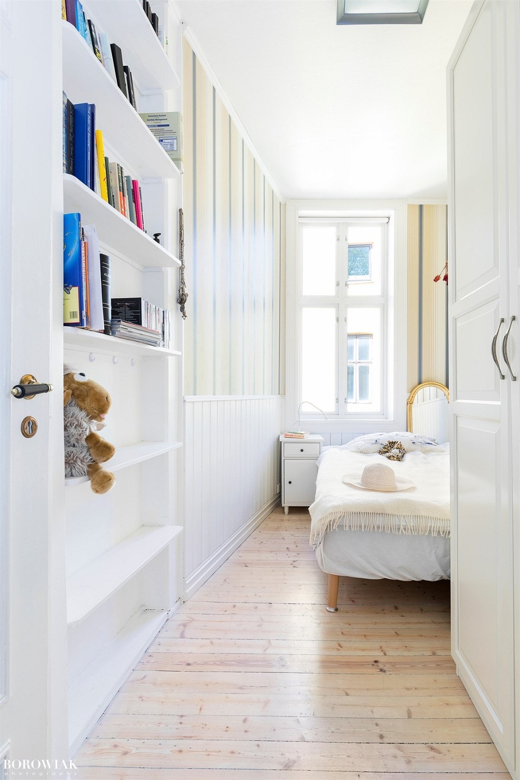 Soverom 2 vender mot stille og grønn bakgård. Galleribilde