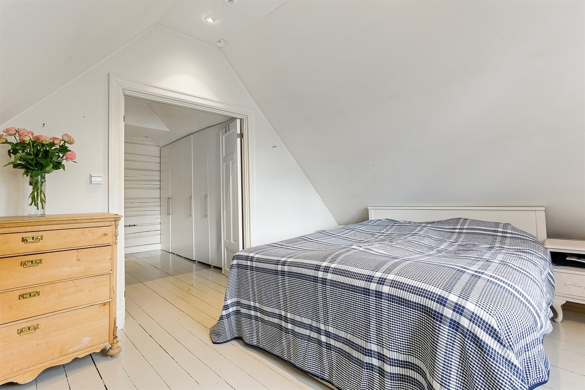 Hovedsoverom med mellomgang/omkledningsrom Galleribilde