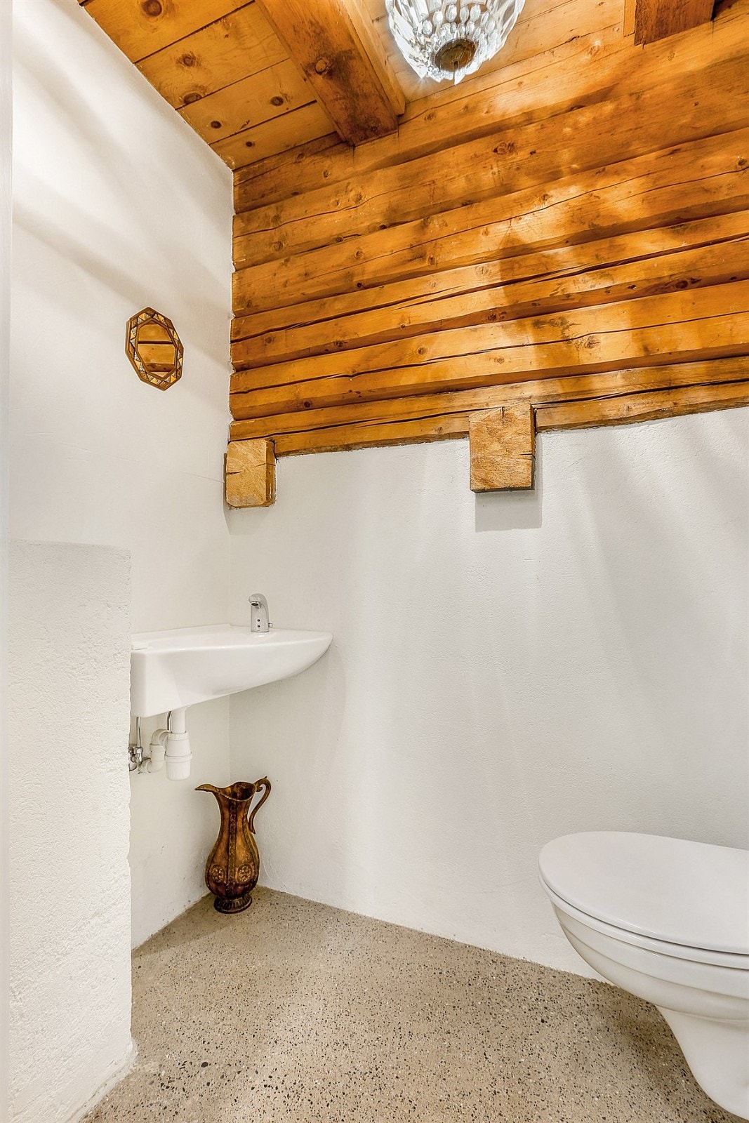 Separat wc i kjelleretasjen Galleribilde