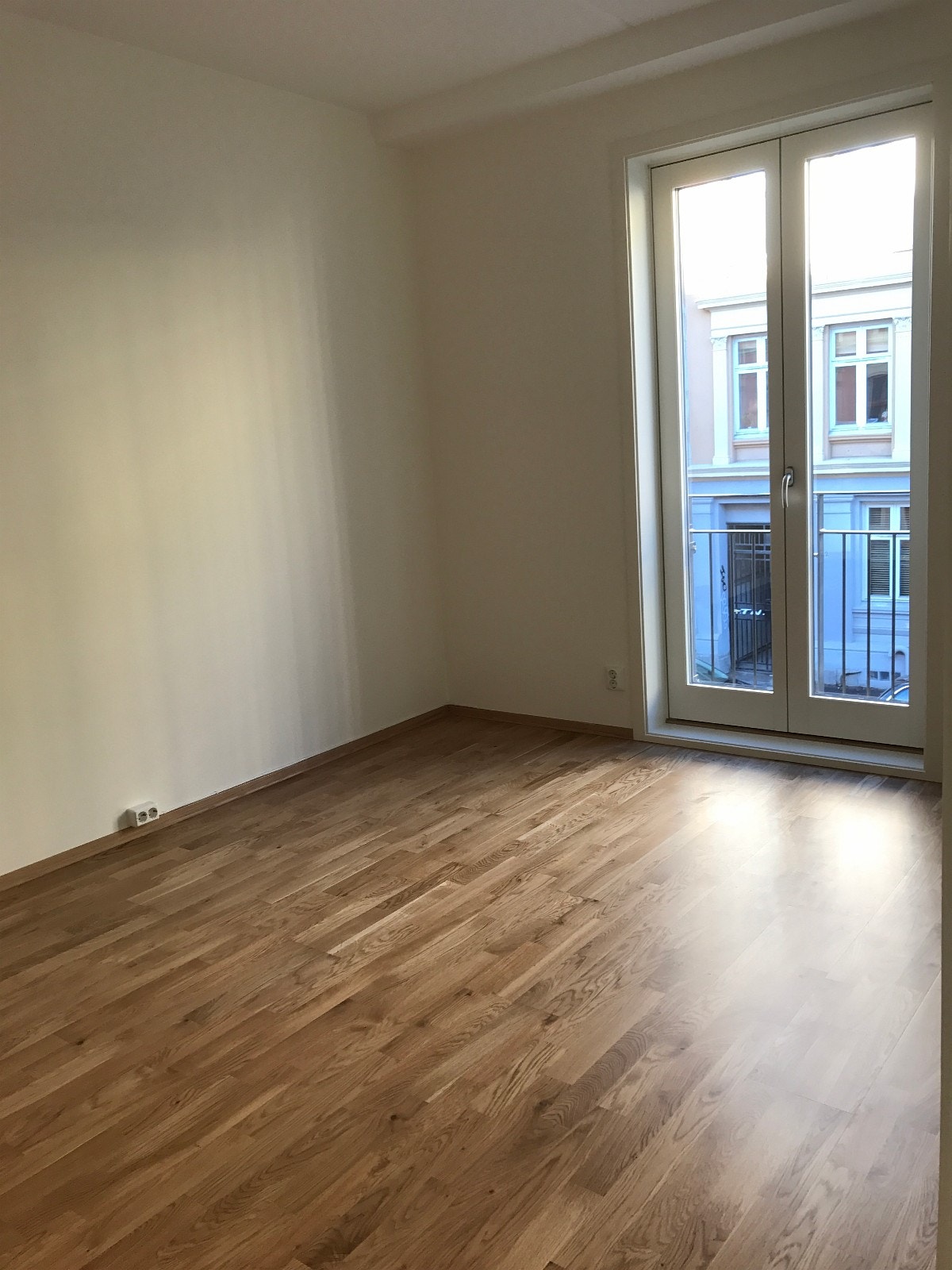 Rom 1 med fransk balkong Galleribilde