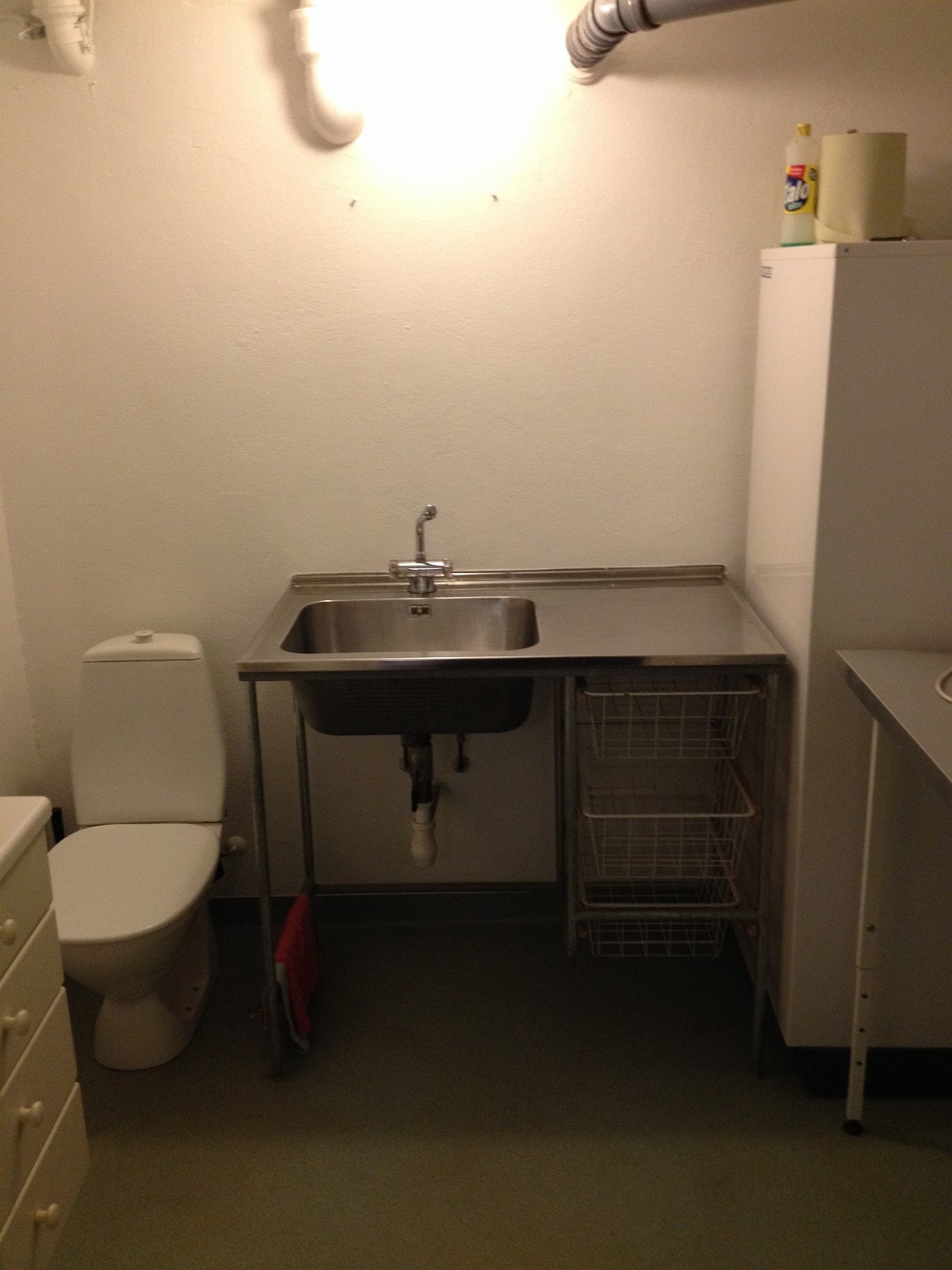 Vaskerom med ekstra toalett Galleribilde