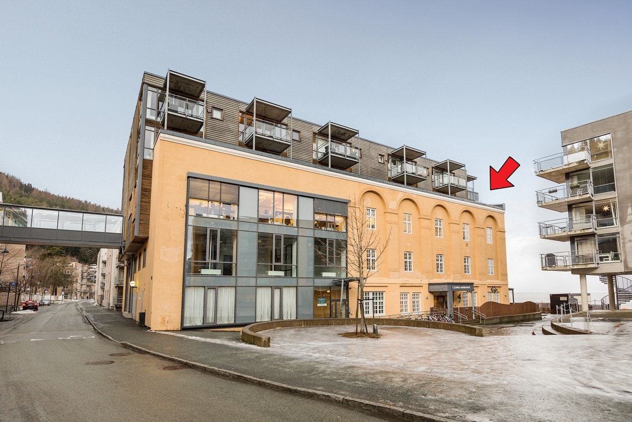 Dersom du ønsker å bo tilbaketrukket, men fortsatt svært sentralt, kan Ilsvika og Mellomila 90 A være det perfekte sted for deg! Galleribilde