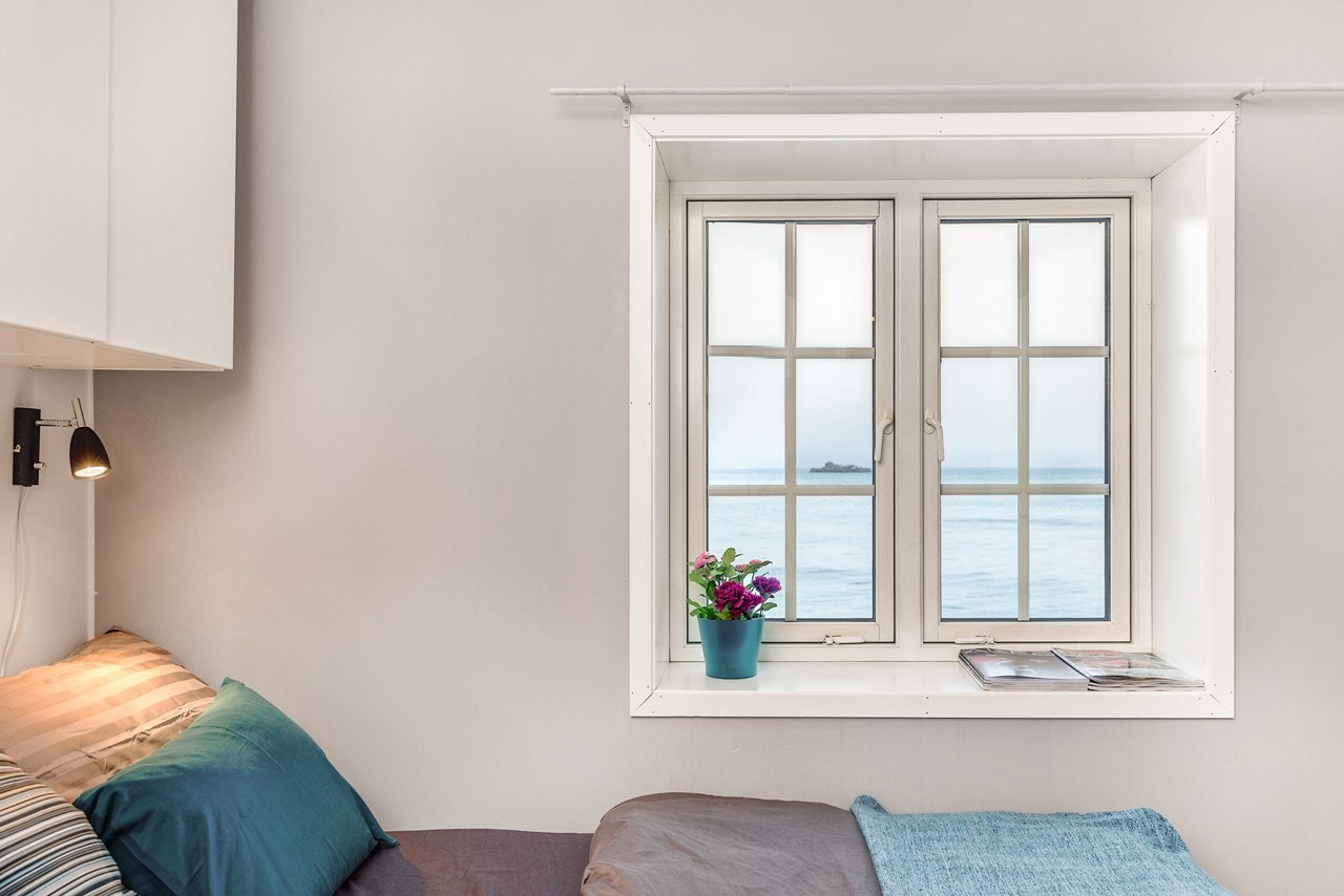 Dette rommet må sies å ha en helt fantastisk beliggenhet, da det er vendt ut mot Trondheimsfjorden Galleribilde