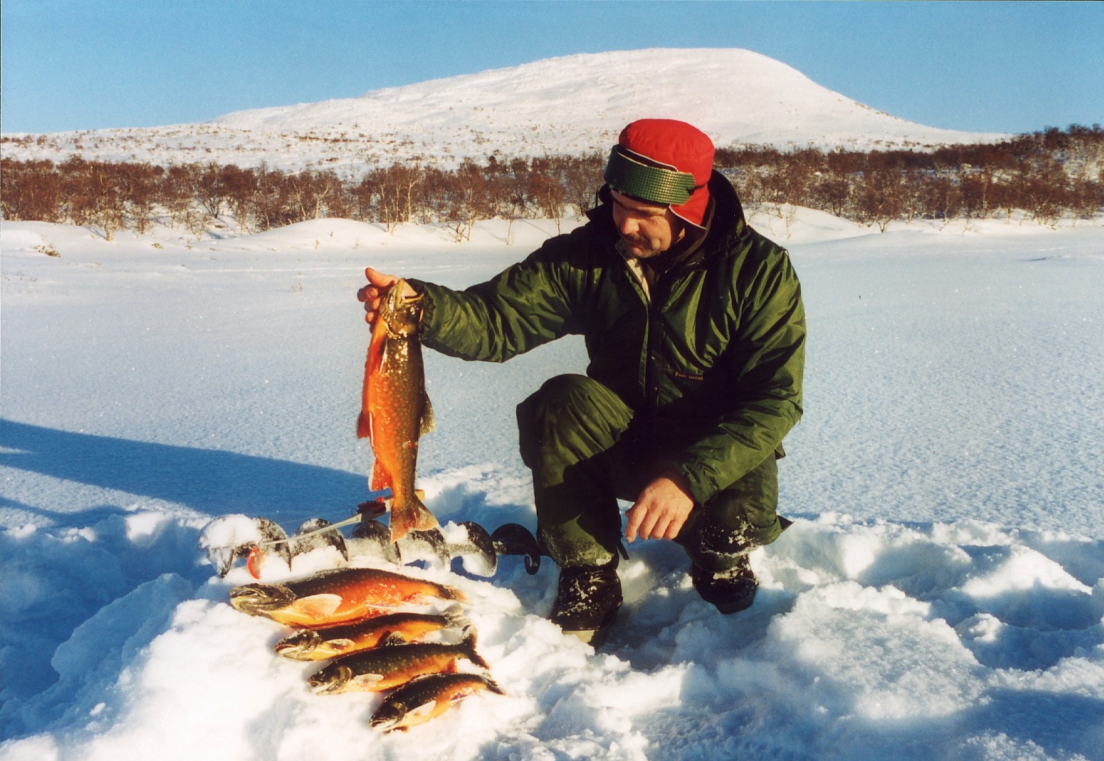 En snekker med fiskelykke! Mange flotte fiskemuligheter i kommunen. Galleribilde