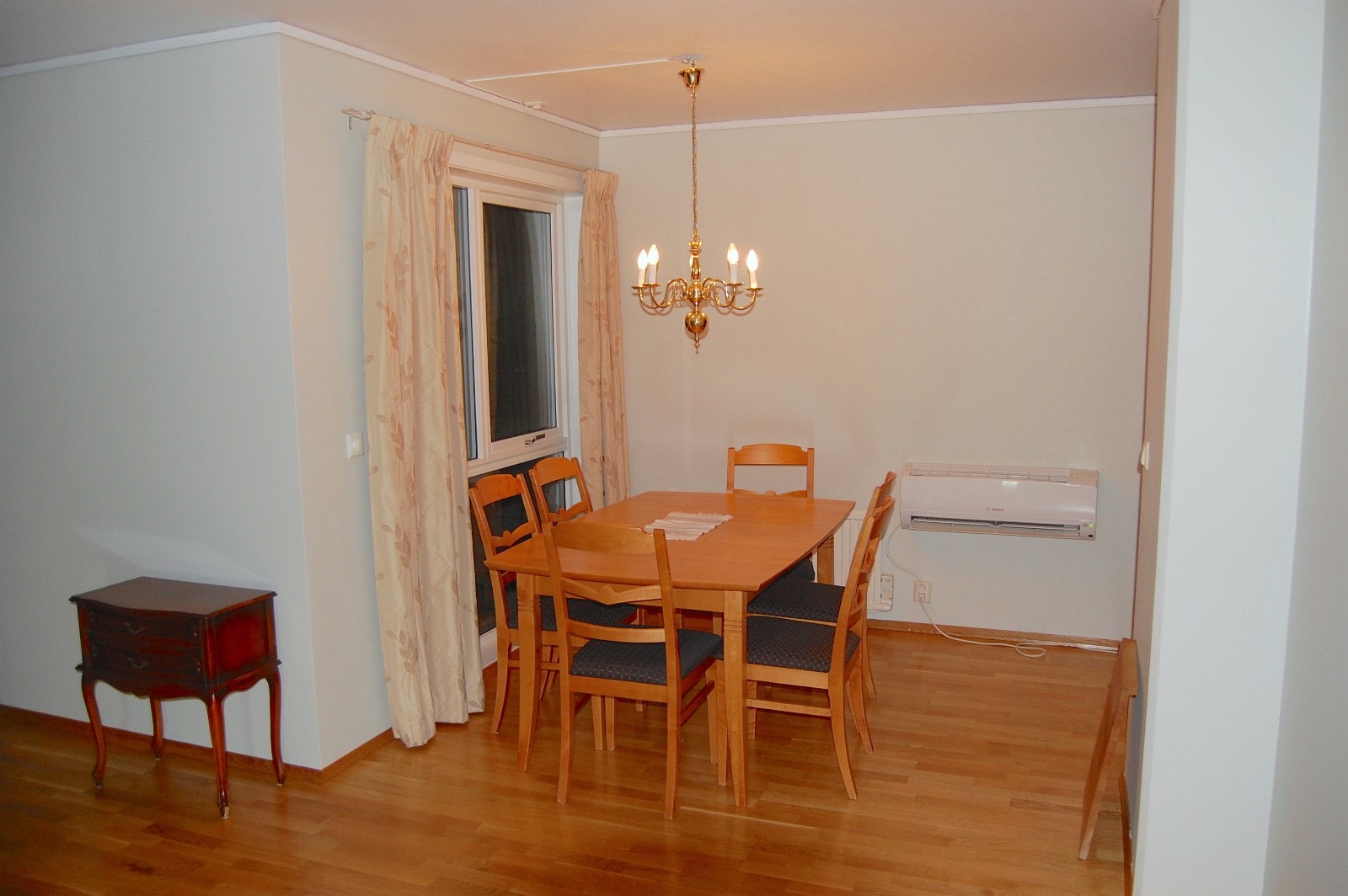 Spisestove ved open kjøkkenløsning Galleribilde