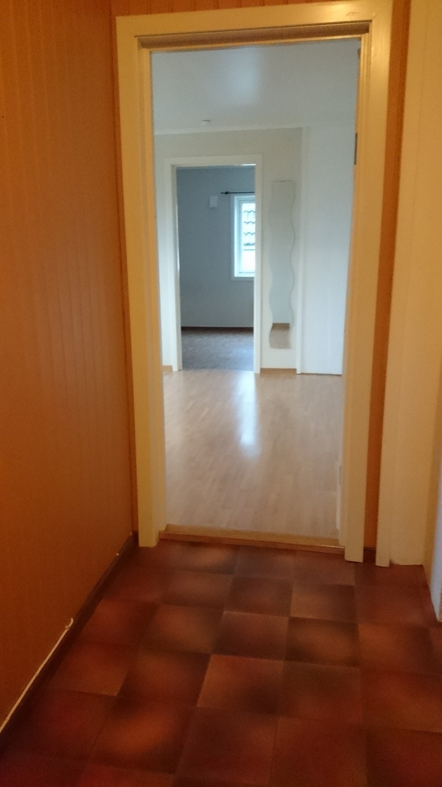 Fra gang inn i leiligheten Galleribilde