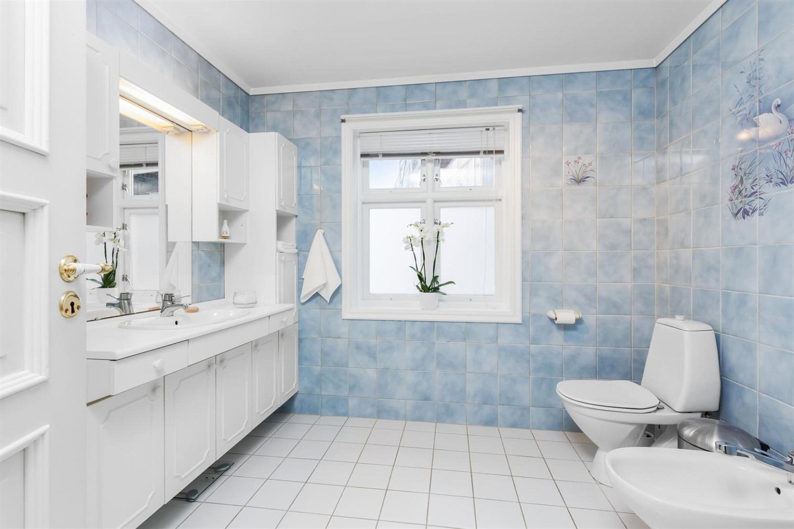 Flislagt bad med varmekabler Galleribilde