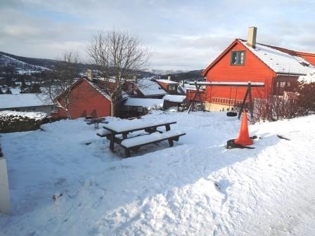 Lekeplass 40 m. fra inngangsdøren Galleribilde