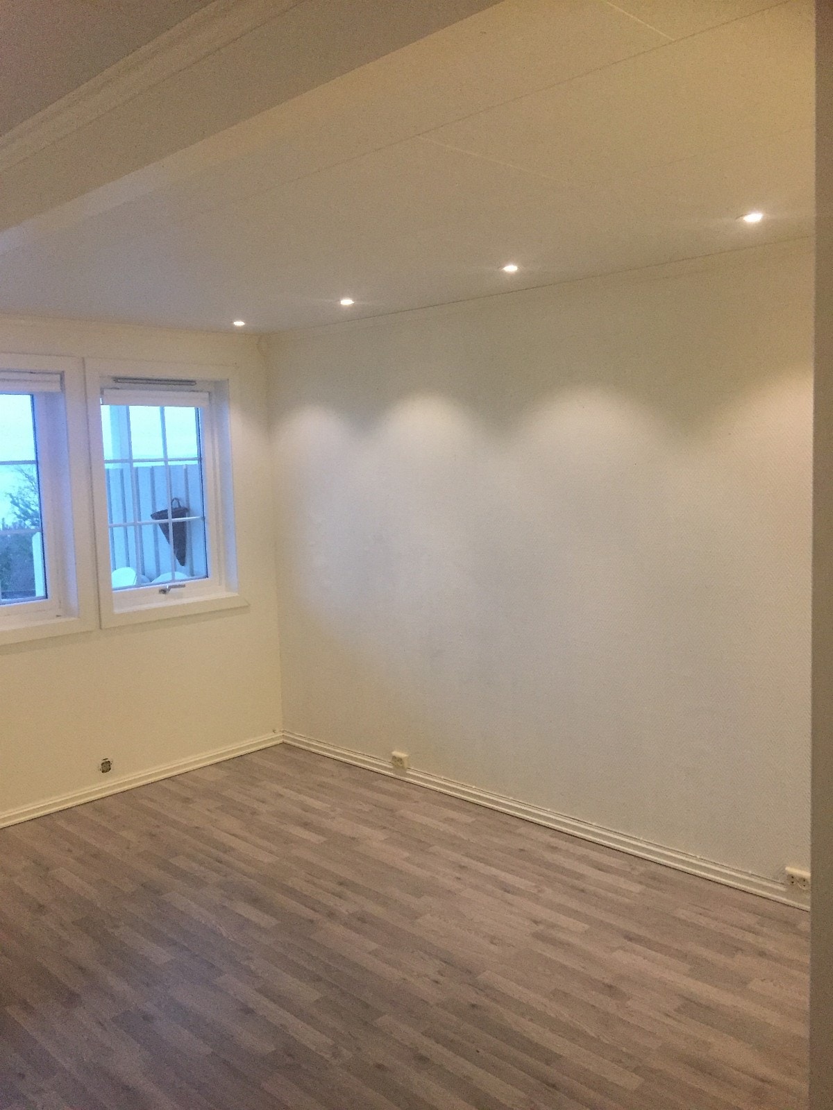 Oppvarmet gulv stue og kjøkken Galleribilde