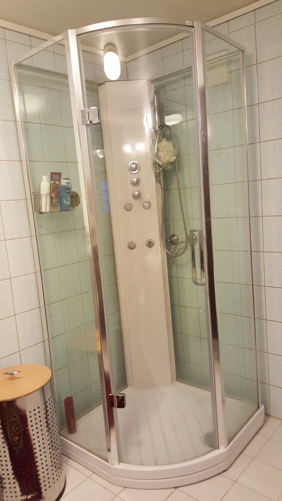 Bad. Leietakers bilde. Leiligheten er umøblert. Galleribilde