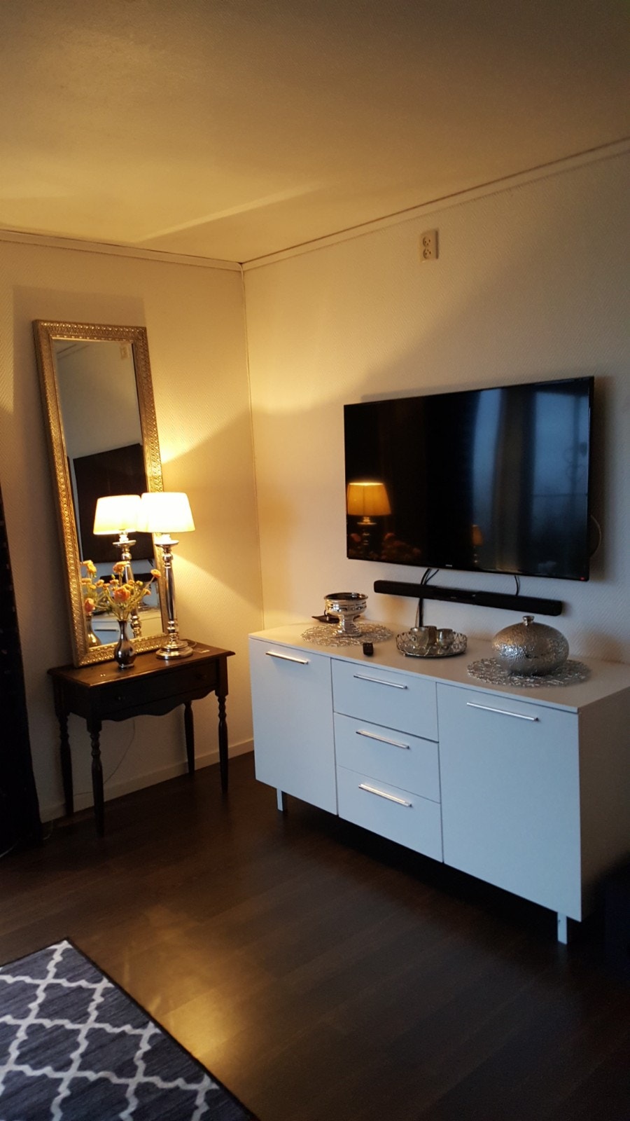 Stue. Leietakers bilde. Leiligheten er umøblert. Galleribilde