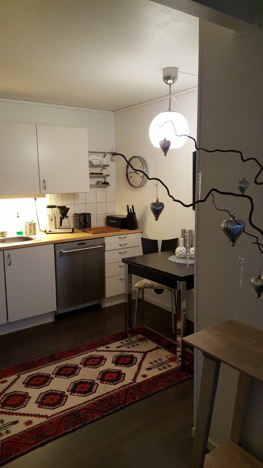 Kjøkken. Leietakers bilde. Leiligheten er umøblert. (oppvaskmaskin er med) Galleribilde