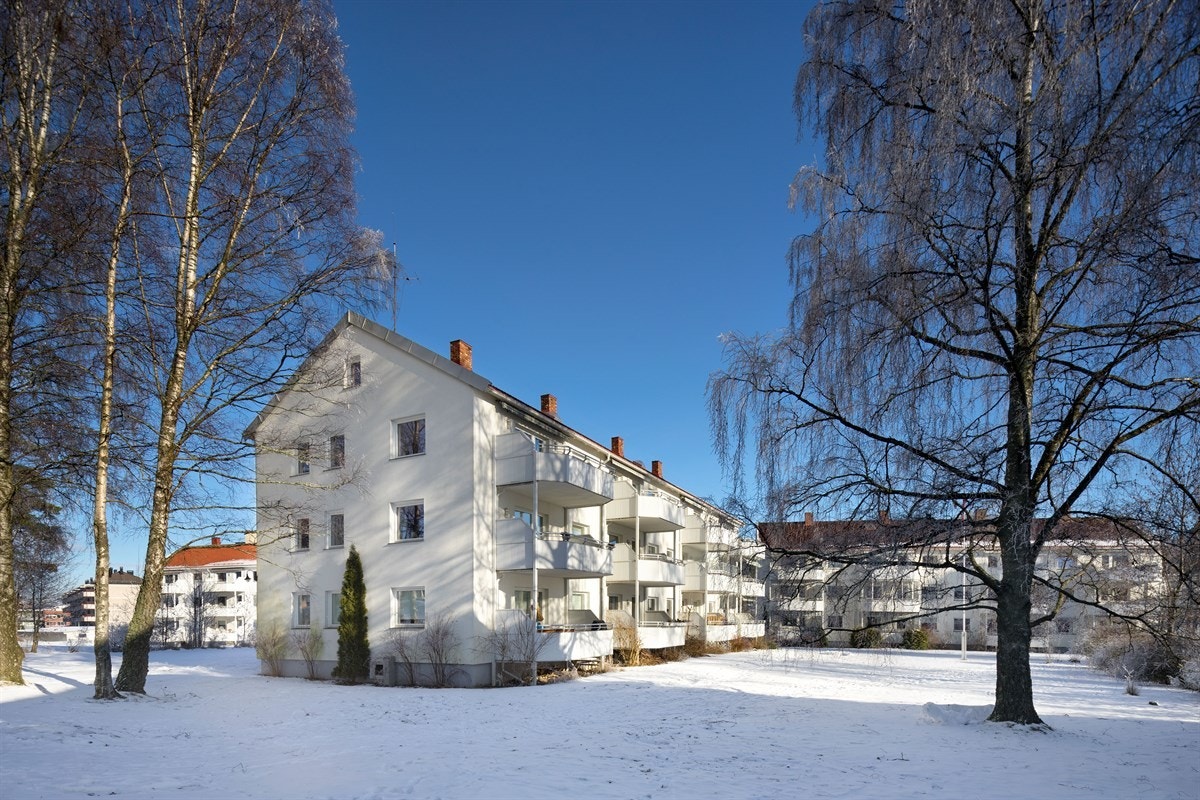 Sentral, tilbaketrukket, rolig og barnevennlig beliggenhet med tilhørighet til populære Karlsrud skole Galleribilde