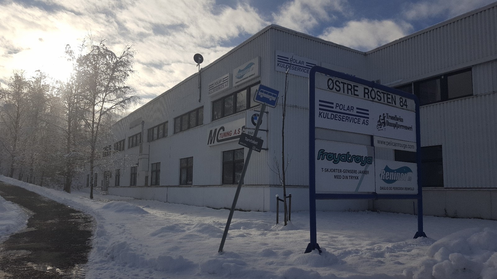 Gode profileringsmuligheter mot Østre Rosten, lokaler i 2.etg Galleribilde