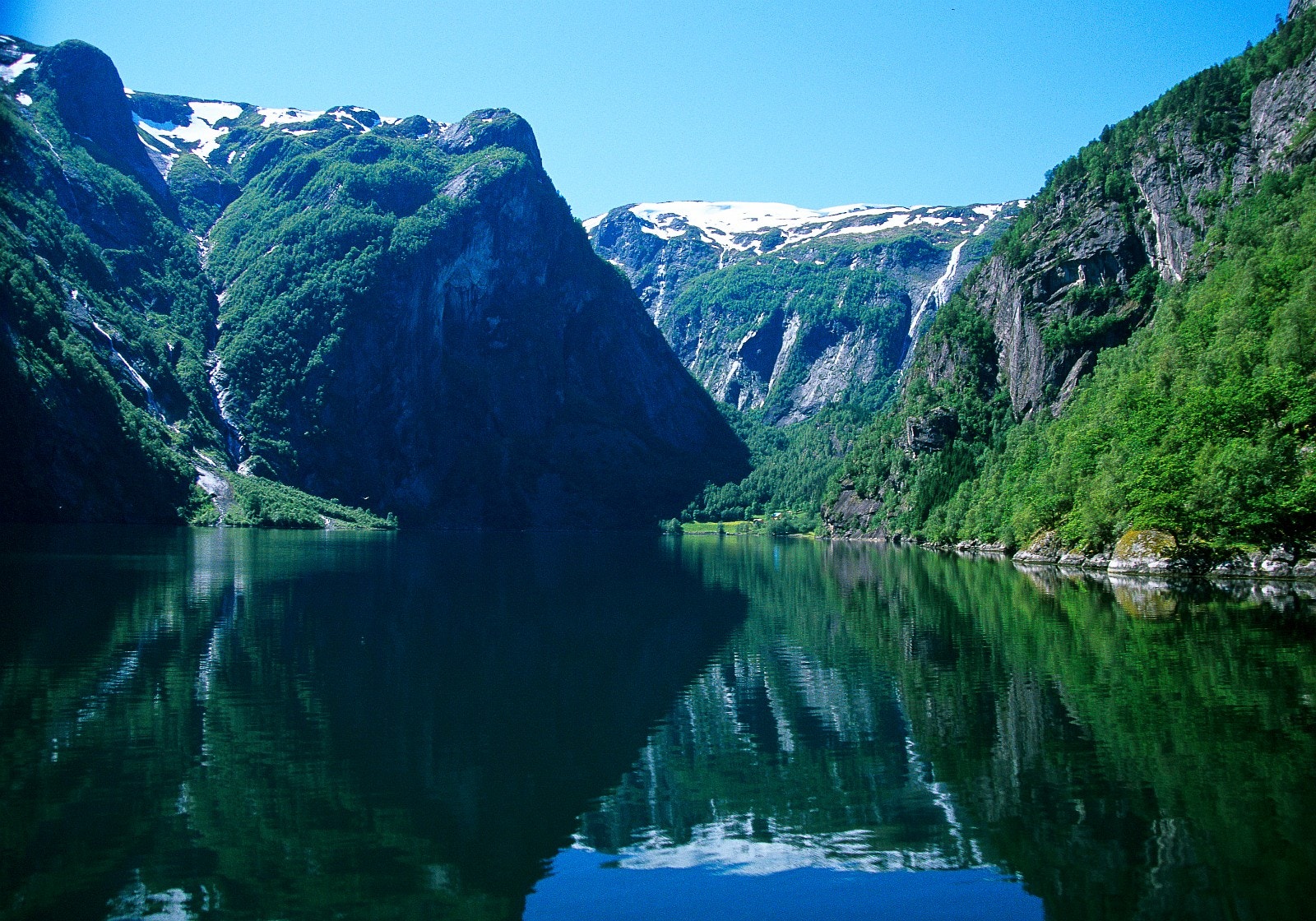 På veg innover i Finnabotten Galleribilde