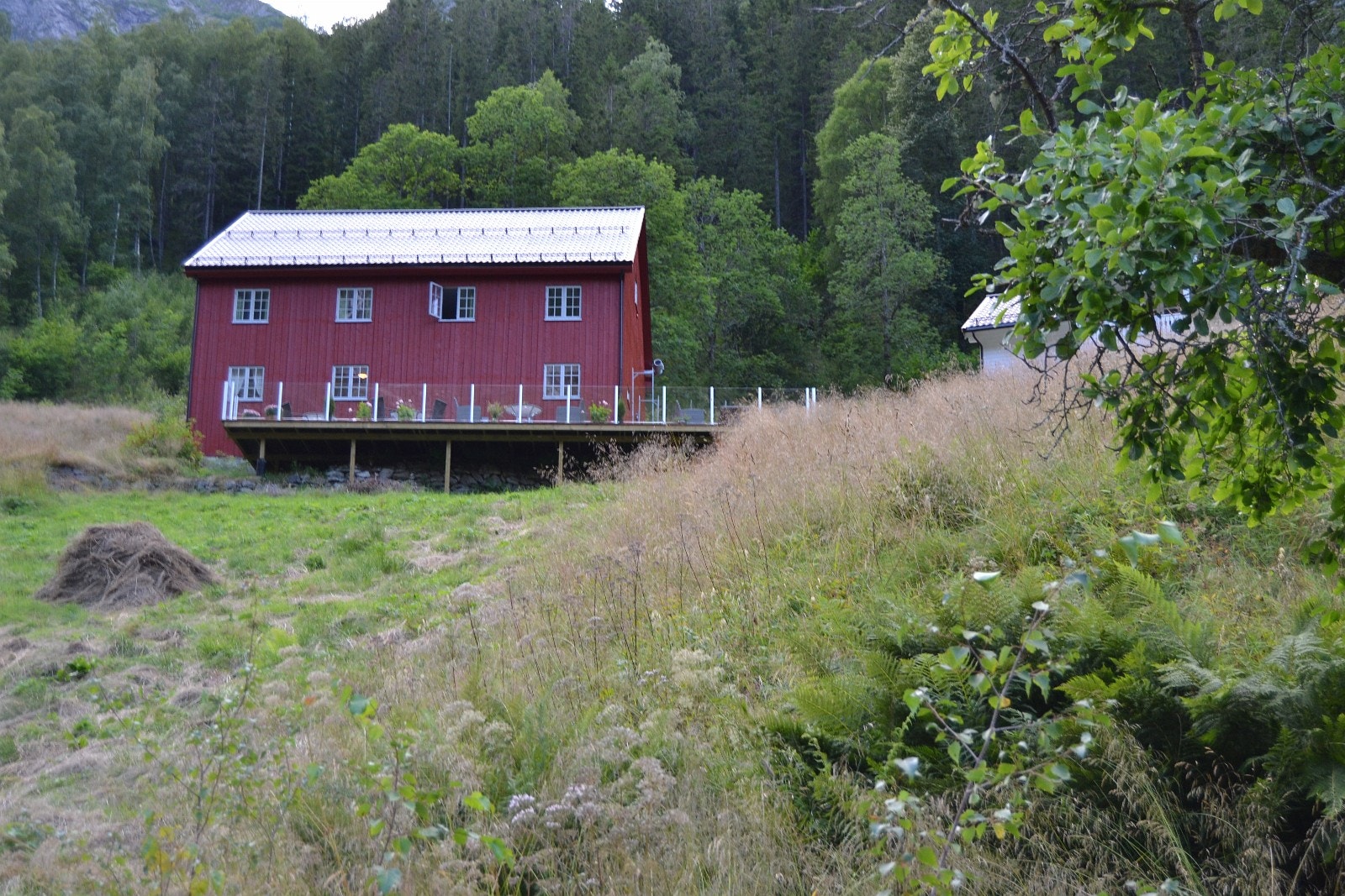 Bilete av Gjestgiveriet nedenifra Galleribilde