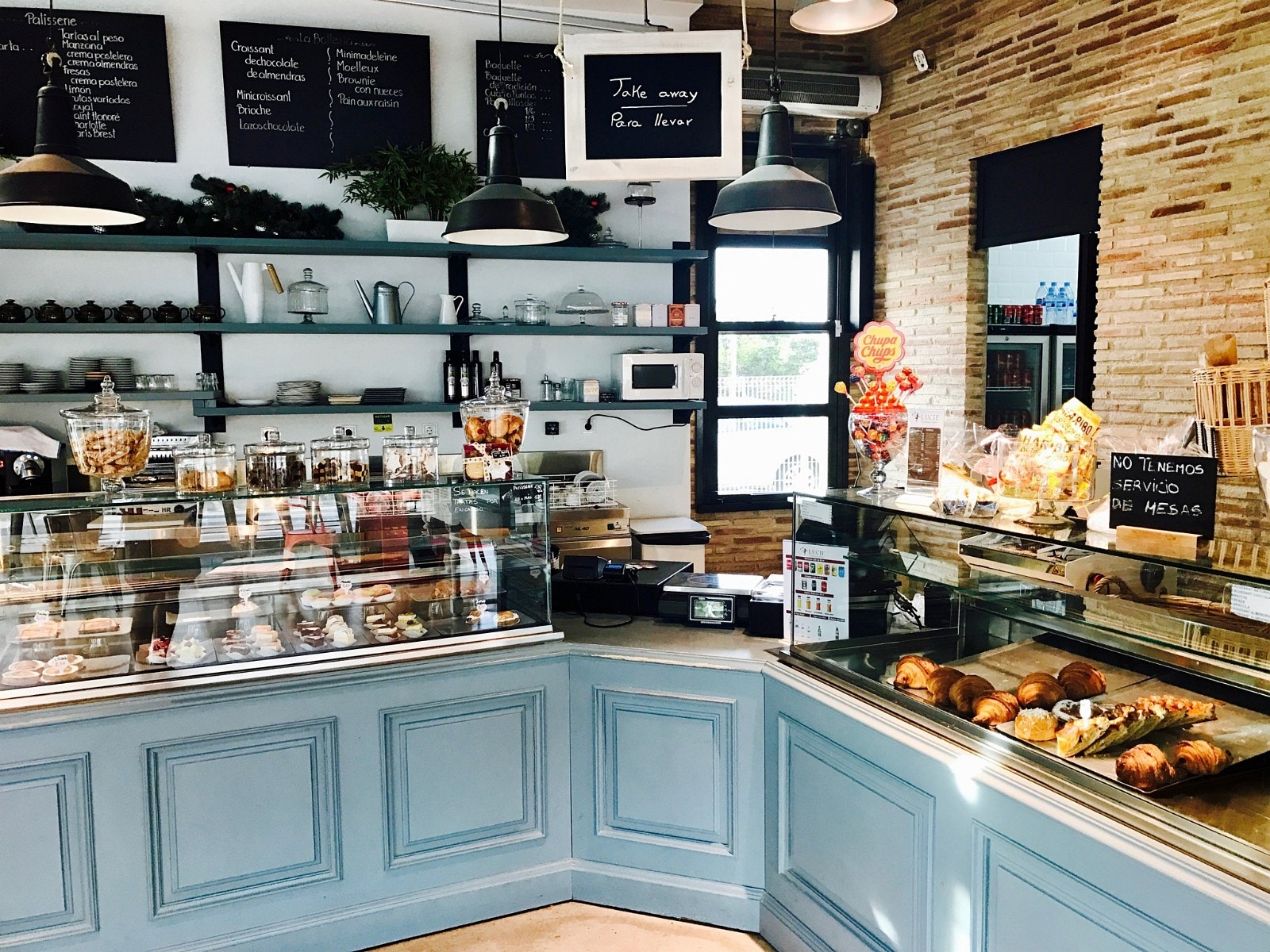 Ferske bakervarer - 250 m fra huset Galleribilde