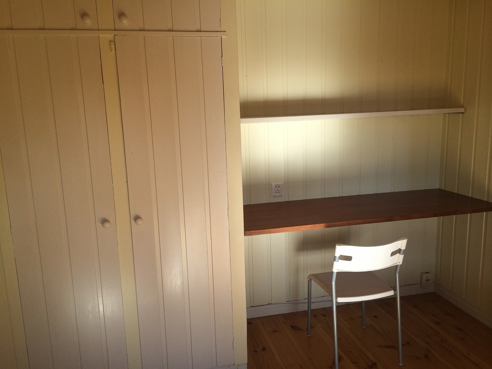 Kontorplass på stua Galleribilde