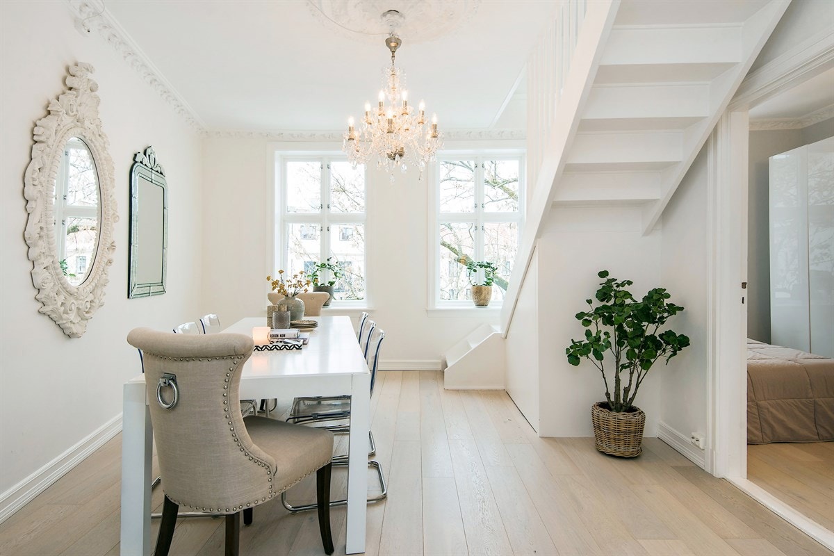 Den klassiske delen med stor spisestue i 4. etasje Galleribilde